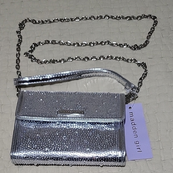 NWT Madden Girl Silver Rhinestone Chain Wristlet/ Crossbody Purse Prom Party - Picture 1 of 8